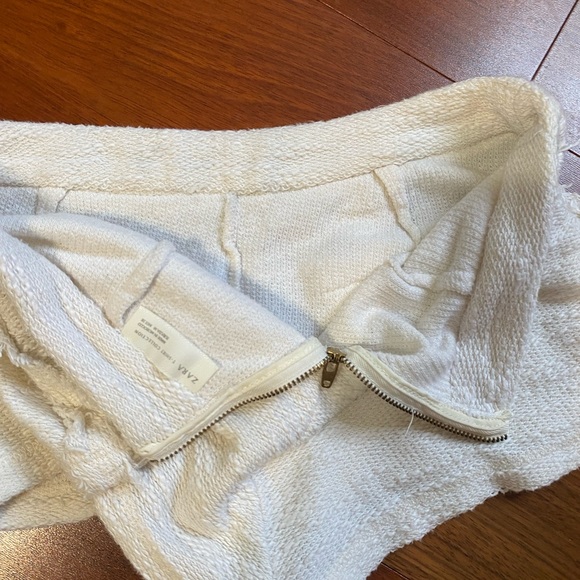 Zara frayed shorty shorts Med - Picture 5 of 10